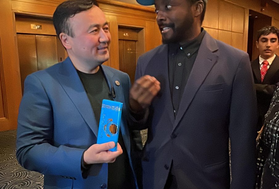 Әйгілі рэпер Will.I.Am қазақстандықтарды Республика күнімен құттықтады